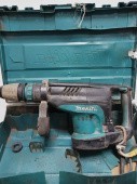 Отбойный молоток Makita HM1203C